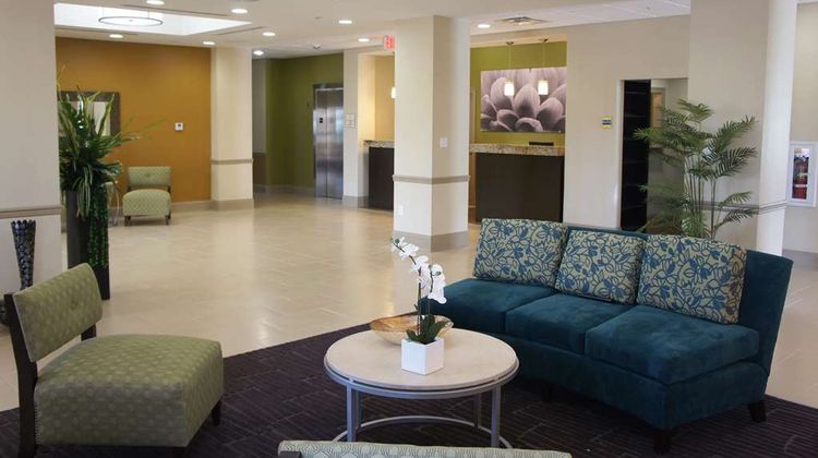 La Quinta Inn & Suites Gonzales Lobby