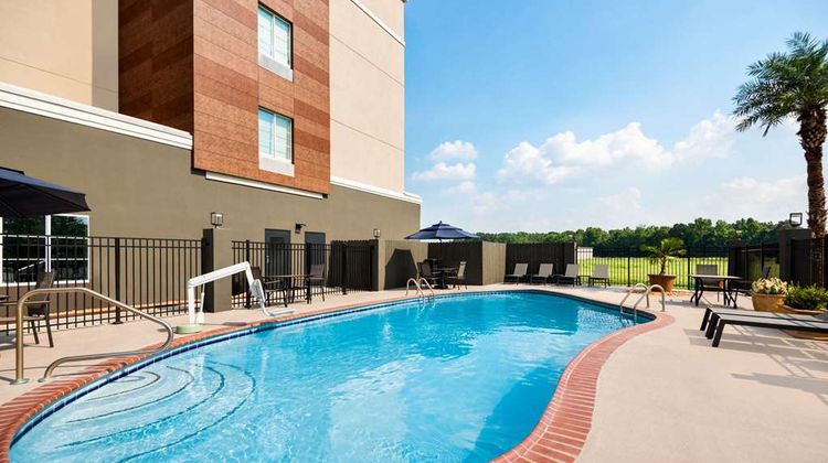 La Quinta Inn & Suites Gonzales Pool