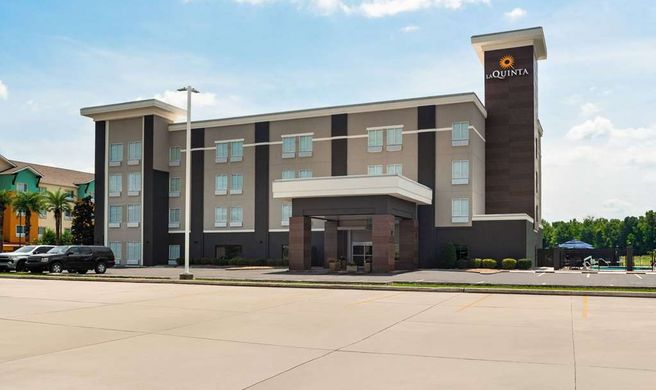 La Quinta Inn & Suites Gonzales Exterior