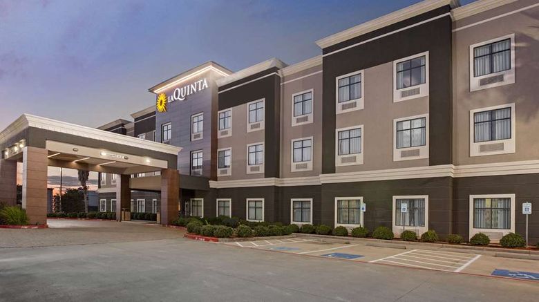 <b>La Quinta Inn & Suites Pasadena North Exterior</b>. Images powered by <a href="https://iceportal.shijigroup.com/" title="IcePortal" target="_blank">IcePortal</a>.