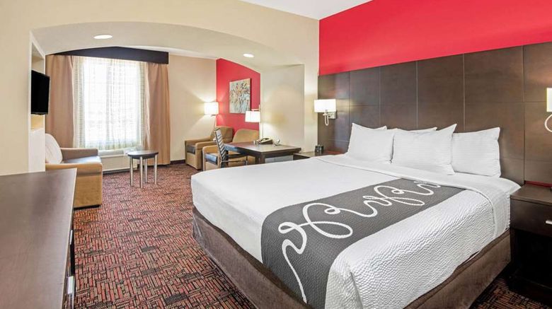 <b>La Quinta Inn & Suites Elk City Suite</b>. Images powered by <a href="https://iceportal.shijigroup.com/" title="IcePortal" target="_blank">IcePortal</a>.