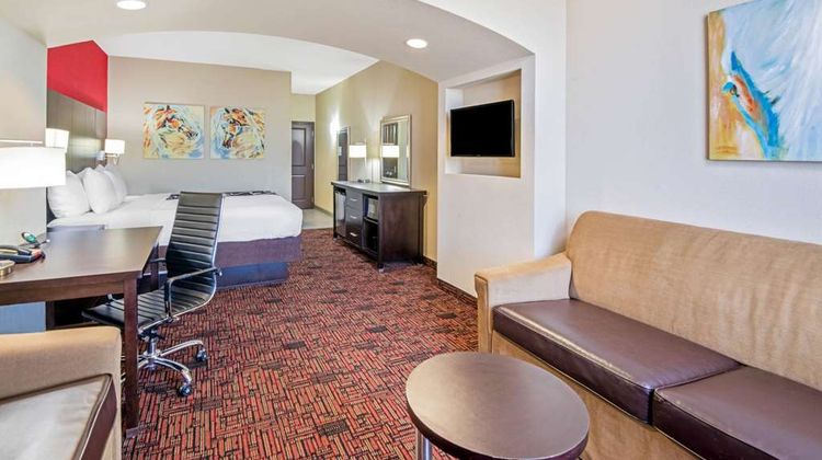 La Quinta Inn & Suites Elk City Suite