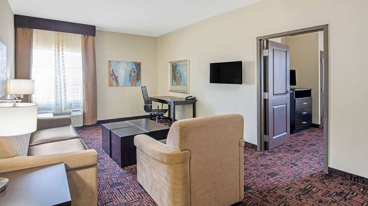 La Quinta Inn & Suites Elk City Suite