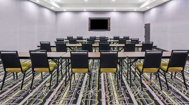 <b>La Quinta Inn & Suites College Station S Meeting</b>. Images powered by <a href="https://iceportal.shijigroup.com/" title="IcePortal" target="_blank">IcePortal</a>.