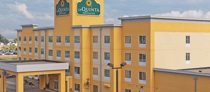 La Quinta Inn & Suites Minot Exterior