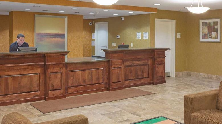 <b>La Quinta Inn & Suites Minot Lobby</b>. Images powered by <a href="https://iceportal.shijigroup.com/" title="IcePortal" target="_blank">IcePortal</a>.