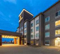 La Quinta Inn & Suites Minot Exterior