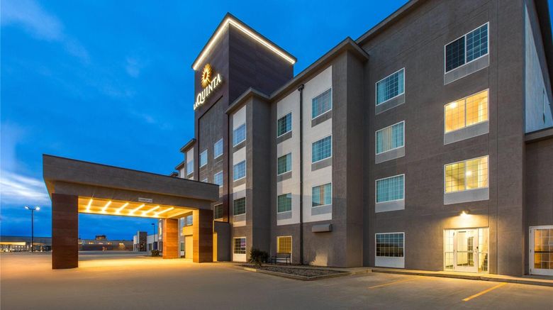 <b>La Quinta Inn & Suites Minot Exterior</b>. Images powered by <a href="https://iceportal.shijigroup.com/" title="IcePortal" target="_blank">IcePortal</a>.