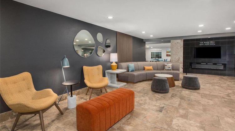 La Quinta Inn & Suites Minot Lobby