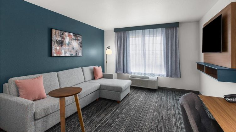 La Quinta Inn & Suites Minot Suite