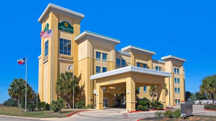 La Quinta Inn & Suites Pearsall Exterior