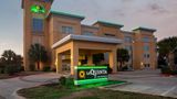 La Quinta Inn & Suites Pearsall Exterior