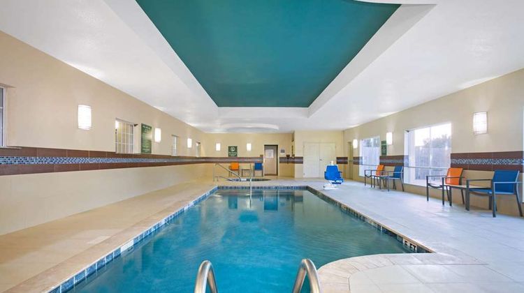 La Quinta Inn & Suites Pearsall Pool