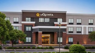 La Quinta Inn & Suites Springfield Arpt