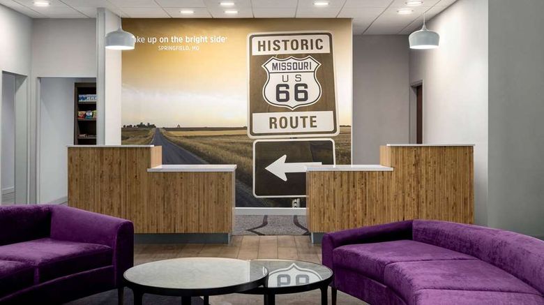 <b>La Quinta Inn & Suites Springfield Arpt Lobby</b>. Images powered by <a href="https://iceportal.shijigroup.com/" title="IcePortal" target="_blank">IcePortal</a>.