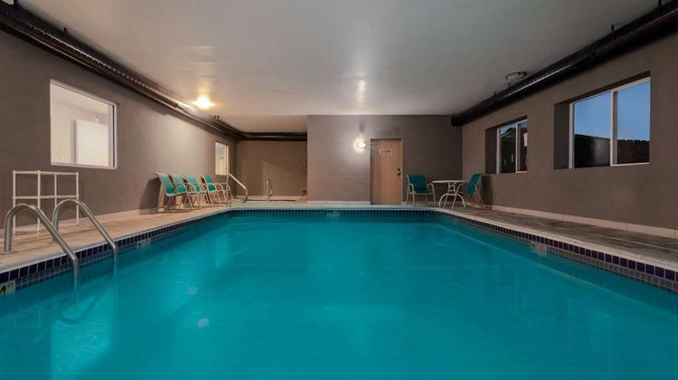 Baymont Henderson Northeast Denver Pool