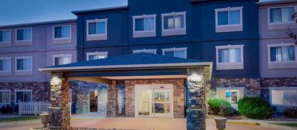 Baymont Henderson Northeast Denver Exterior