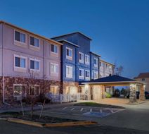 Baymont Henderson Northeast Denver Exterior