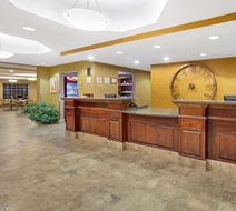 La Quinta Inn & Suites Dickinson Lobby