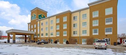 La Quinta Inn & Suites Dickinson Exterior