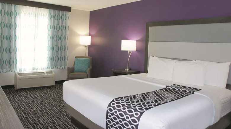 <b>La Quinta Inn & Suites Pharr North Room</b>. Images powered by <a href="https://iceportal.shijigroup.com/" title="IcePortal" target="_blank">IcePortal</a>.