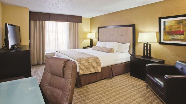<b>La Quinta Inn & Suites Hot Springs Room</b>. Images powered by <a href="https://iceportal.shijigroup.com/" title="IcePortal" target="_blank">IcePortal</a>.