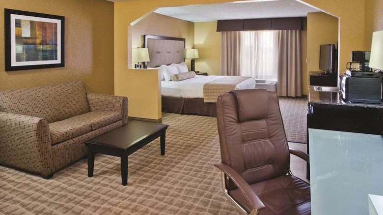 <b>La Quinta Inn & Suites Hot Springs Room</b>. Images powered by <a href="https://iceportal.shijigroup.com/" title="IcePortal" target="_blank">IcePortal</a>.
