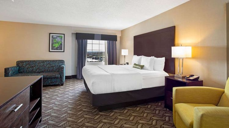 La Quinta Inn & Suites Springfield Suite