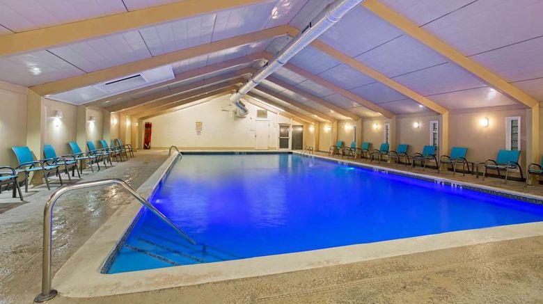 <b>La Quinta Inn & Suites Springfield Pool</b>. Images powered by <a href="https://iceportal.shijigroup.com/" title="IcePortal" target="_blank">IcePortal</a>.