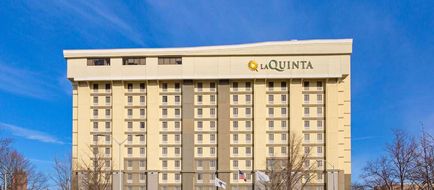 La Quinta Inn & Suites Springfield Exterior