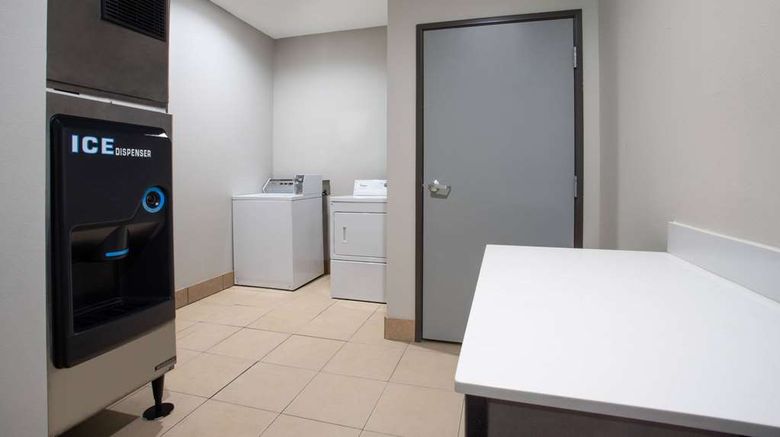 <b>La Quinta Inn & Suites Muskogee Other</b>. Images powered by <a href="https://iceportal.shijigroup.com/" title="IcePortal" target="_blank">IcePortal</a>.