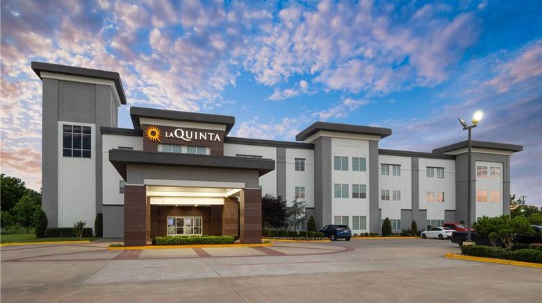 <b>La Quinta Inn & Suites Muskogee Exterior</b>. Images powered by <a href="https://iceportal.shijigroup.com/" title="IcePortal" target="_blank">IcePortal</a>.