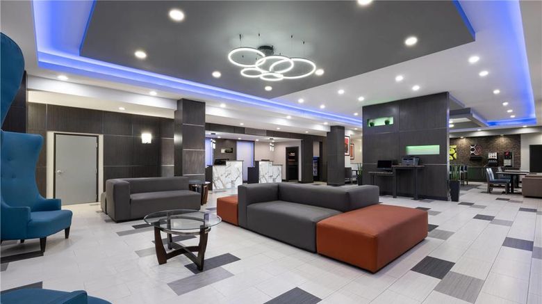 <b>La Quinta Inn & Suites Muskogee Lobby</b>. Images powered by <a href="https://iceportal.shijigroup.com/" title="IcePortal" target="_blank">IcePortal</a>.
