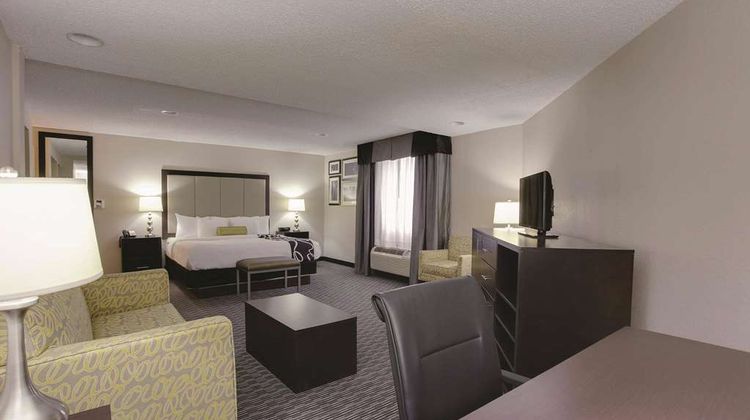 La Quinta Inn at Detroit Metro Airport Room