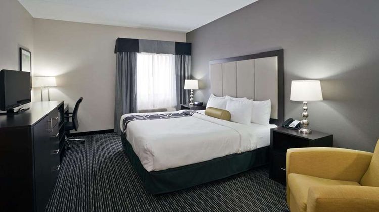 La Quinta Inn at Detroit Metro Airport Room