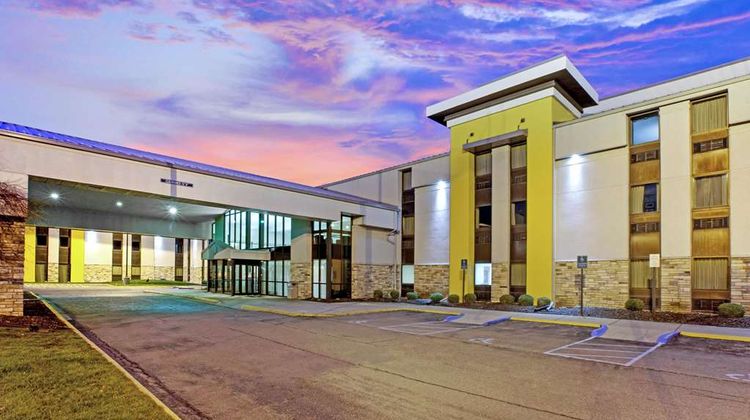 La Quinta Inn at Detroit Metro Airport Exterior