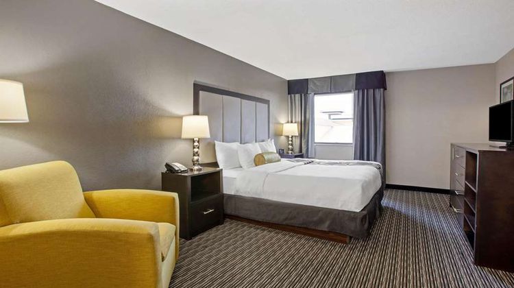 La Quinta Inn at Detroit Metro Airport Suite