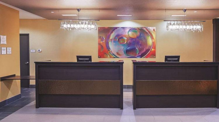La Quinta Inn & Suites Jourdanton Lobby