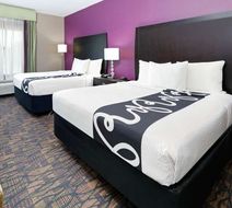 La Quinta Inn & Suites Jourdanton Room