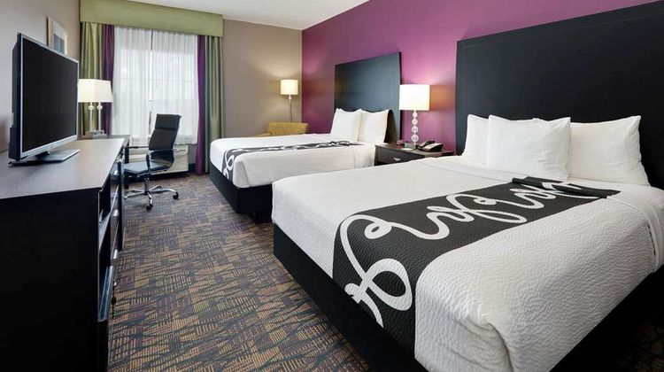 La Quinta Inn & Suites Jourdanton Room