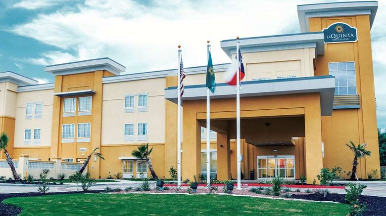 <b>La Quinta Inn & Suites Cotulla Exterior</b>. Images powered by <a href="https://iceportal.shijigroup.com/" title="IcePortal" target="_blank">IcePortal</a>.