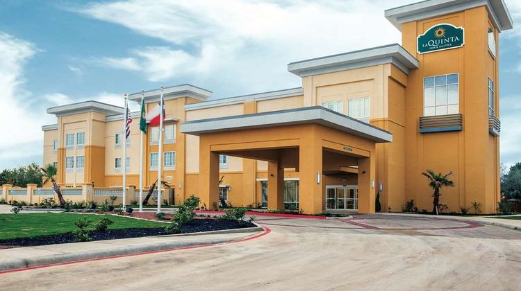 La Quinta Inn & Suites Cotulla Exterior