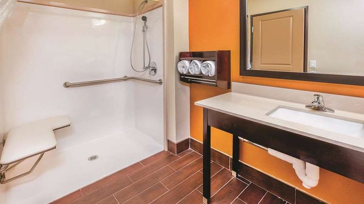 La Quinta Inn & Suites Cotulla Room