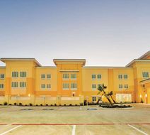 La Quinta Inn & Suites Cotulla Exterior