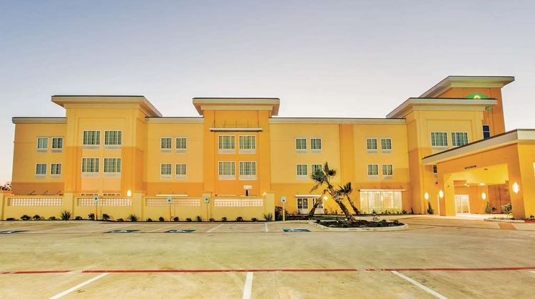 La Quinta Inn & Suites Cotulla Exterior