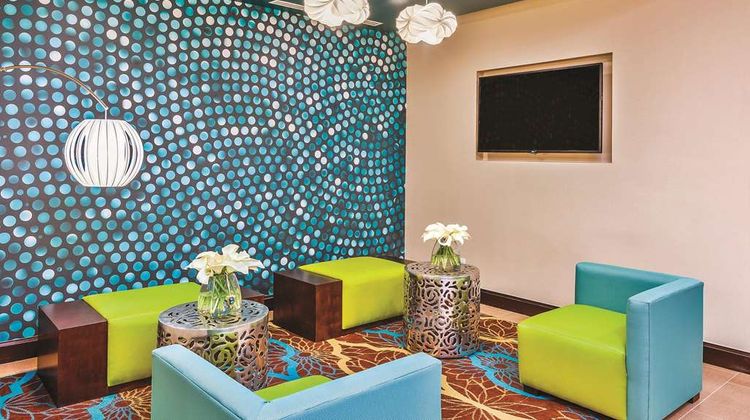 La Quinta Inn & Suites Cotulla Lobby