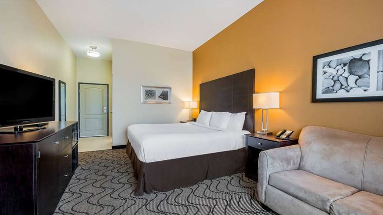 <b>La Quinta Inn & Suites Marshall Suite</b>. Images powered by <a href="https://iceportal.shijigroup.com/" title="IcePortal" target="_blank">IcePortal</a>.