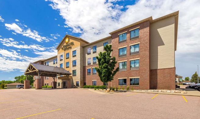 La Quinta Inn & Suites Sioux Falls Exterior