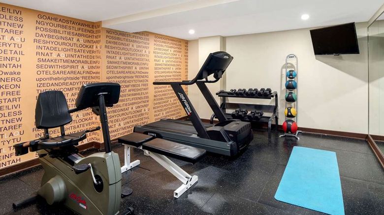 <b>La Quinta Inn & Suites Oshawa Health</b>. Images powered by <a href="https://iceportal.shijigroup.com/" title="IcePortal" target="_blank">IcePortal</a>.