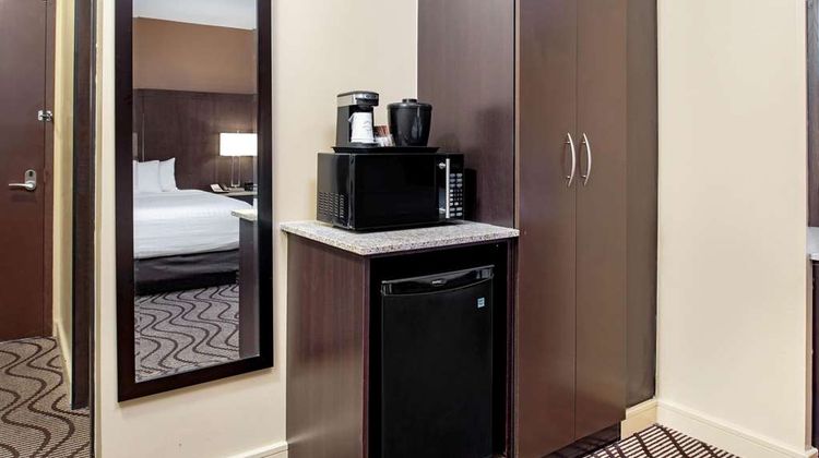 La Quinta Inn & Suites Oshawa Room